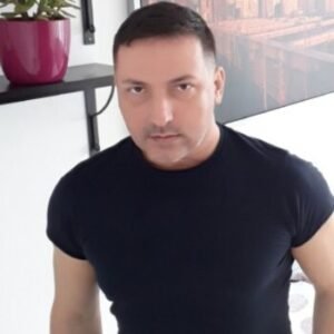 Tom gay massage therapist based in Putney